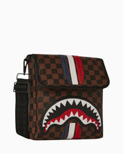 Sprayground Borsa a Tracolla 910B7489NSZ - SanShopLuxury - 2025, Accessori, Autunno/Inverno, Borsa a Tracolla, Continuativo, Donna, Idoneo, Marrone, New, Primavera/Estate, Sprayground, SS25, Unica, UNISEX, Uomo, Valigeria