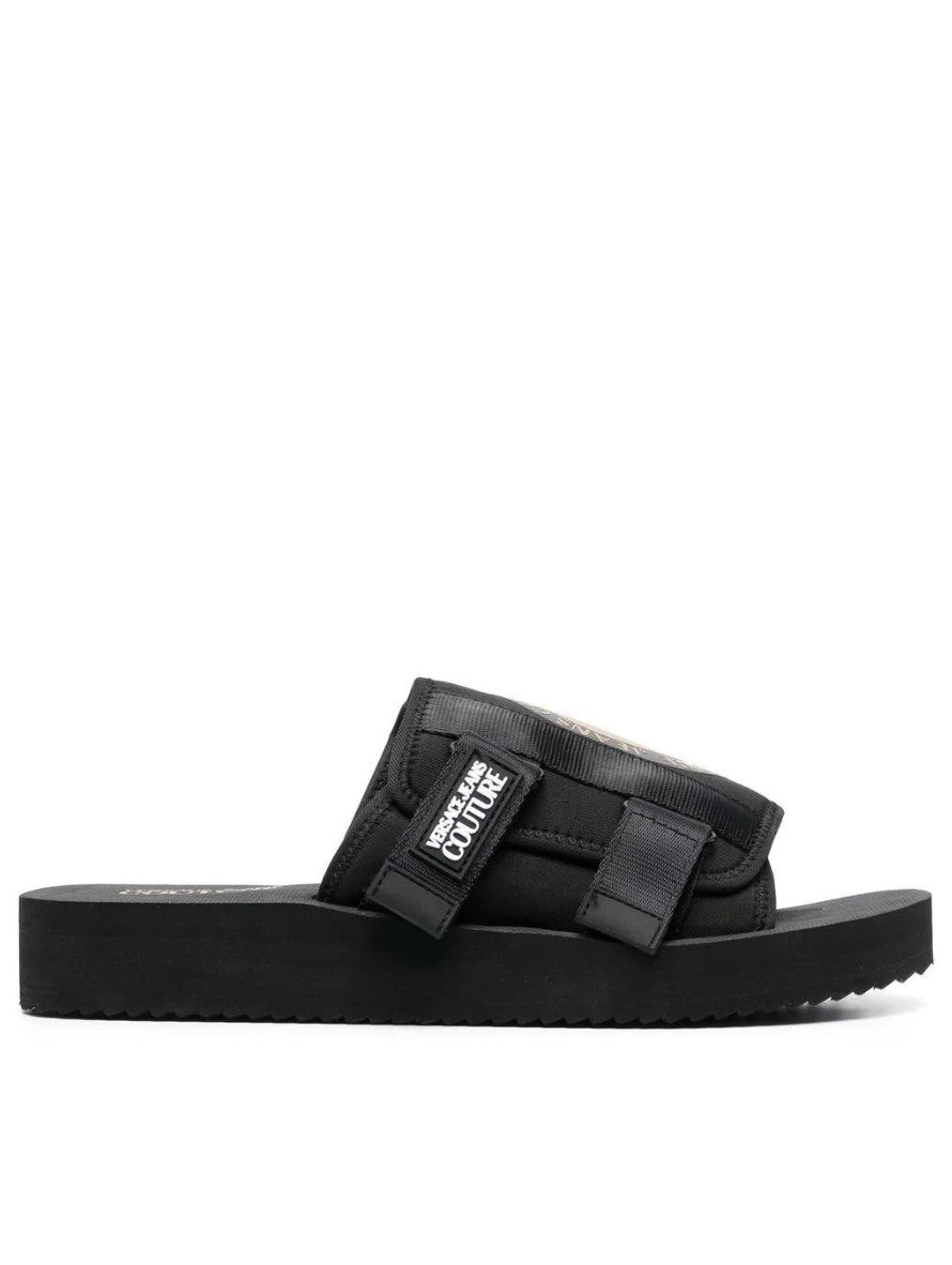 Versace Jeans Couture Sandali 74YA3S7A ZS636 - SanShopLuxury - 2023, 39, 40, 41, 42, 43, 44, Beachwear, Calzature, Nero, Outlet, Primavera/Estate, Sandali, SS23, Uomo, Versace Jeans Couture