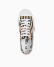 Burberry Sneakers 8050506 A7028