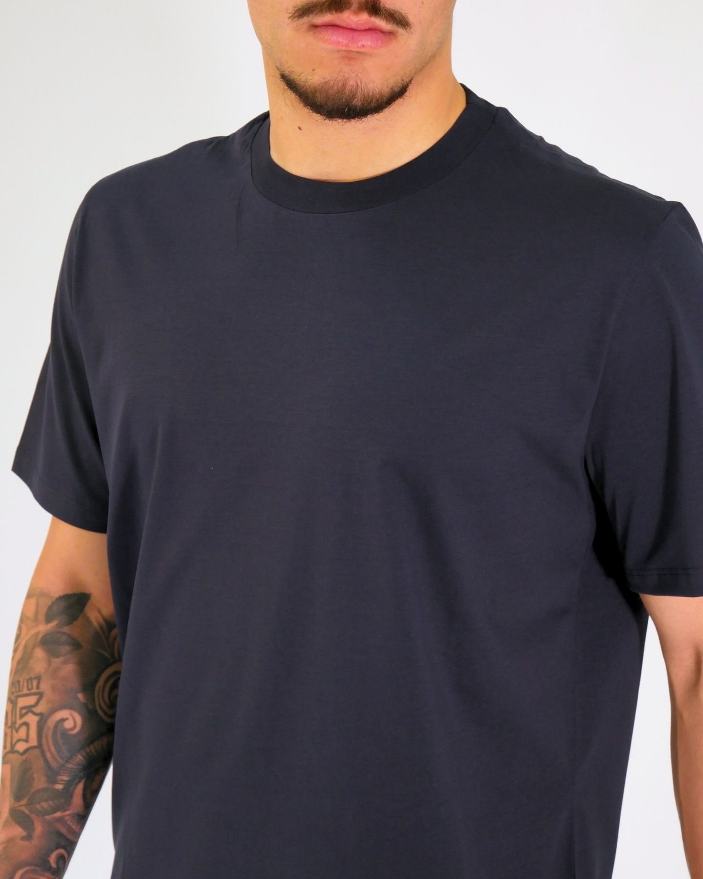 Chiodi Milano T-Shirt SS24-0089 - SanShopLuxury - 2024, Abbigliamento, Bianco, Blu, Chiodi Milano, Idoneo, L, M, Menta, Nero, Non definito, Outlet, Primavera/Estate, Rosa, S, SS24, T-Shirt, Uomo, Verde, Verde Ottanio, XL, XXL, XXXL, XXXXL