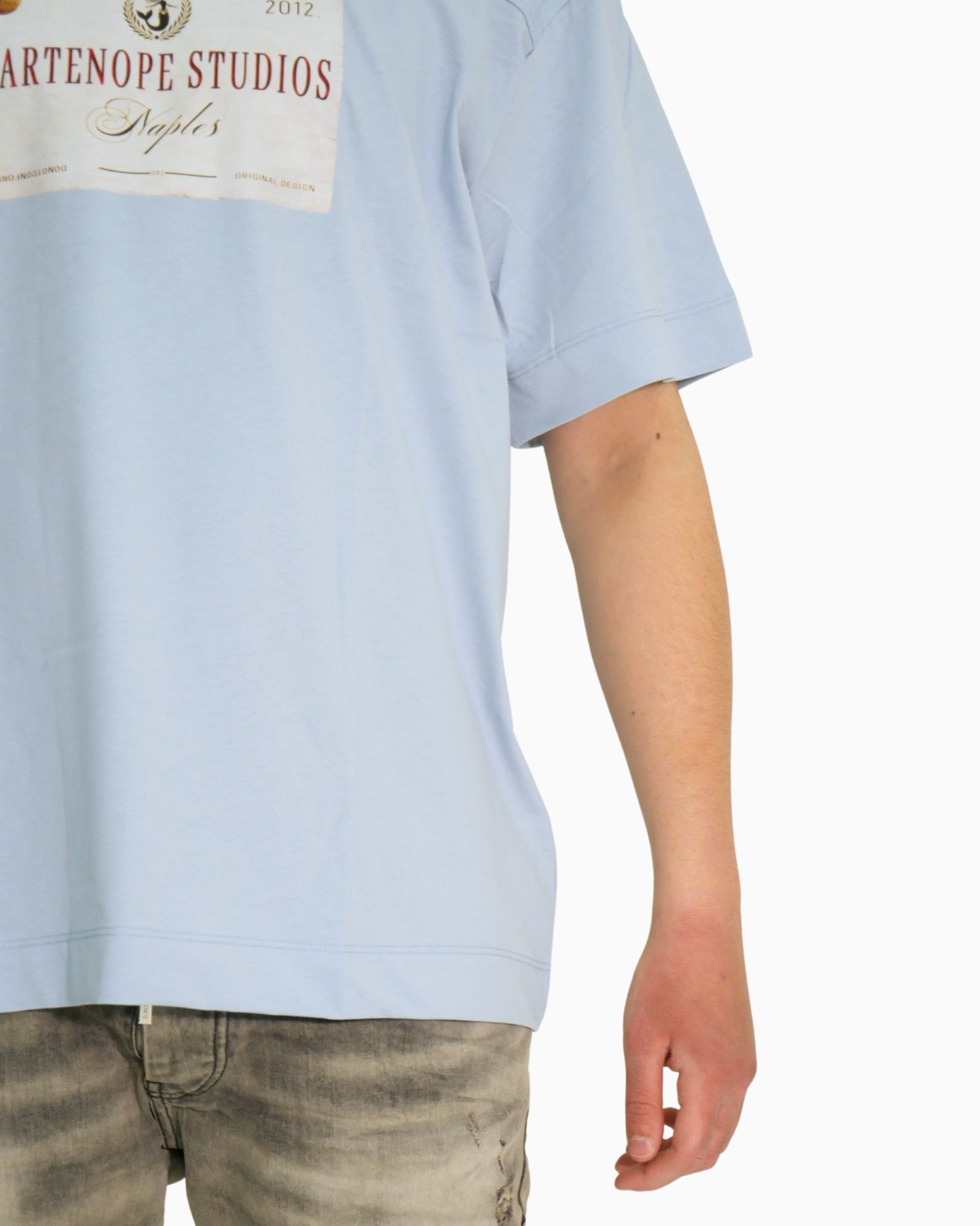 T-Shirt Donotconform TEE5012-A - SanShopLuxury - 2025, Abbigliamento, Azzurro, Donotconform, Idoneo, L, M, New, Primavera/Estate, S, SS25, T-Shirt, Ultimo, Uomo, XL