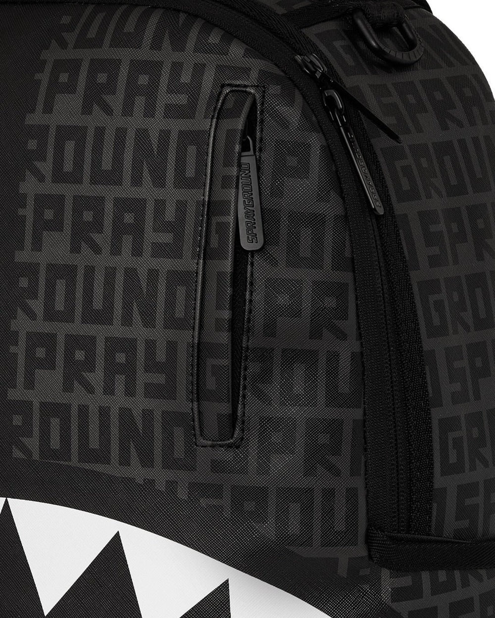 Sprayground Zaino 910B6249NSZ - SanShopLuxury - 2025, Accessori, Autunno/Inverno, Continuativo, Donna, FW25, Nero, New, Primavera/Estate, Sprayground, Stellato, Ultimo, Unica, UNISEX, Uomo, Valigeria, Zaino