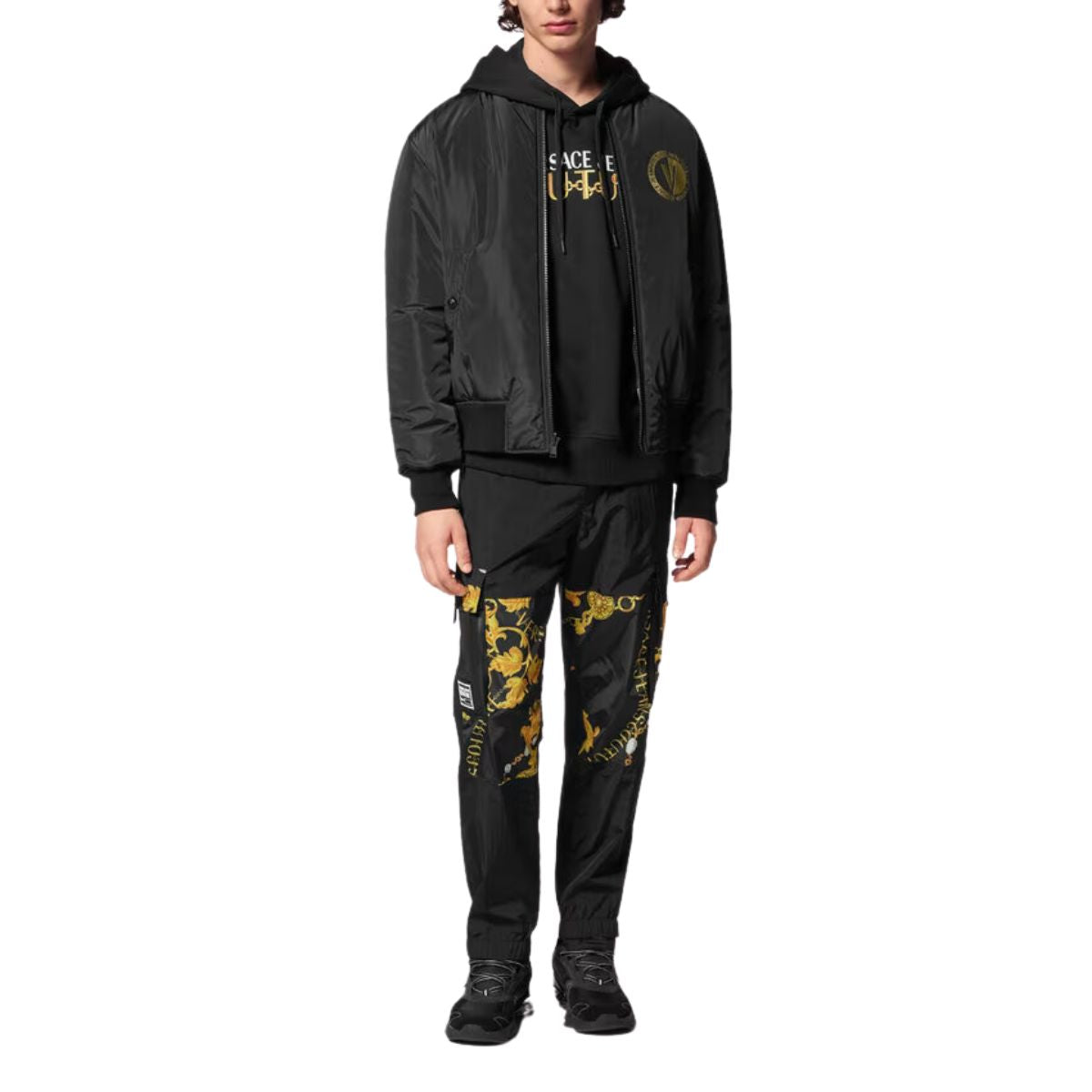 Versace Jeans Couture Felpa 75GAIF01 CF00F - SanShopLuxury - 2023, 2XL, Abbigliamento, Autunno/Inverno, Con Cappuccio, Felpa, FW23, Idoneo, L, M, Nero-Oro, Outlet, Uomo, Versace Jeans Couture, XL