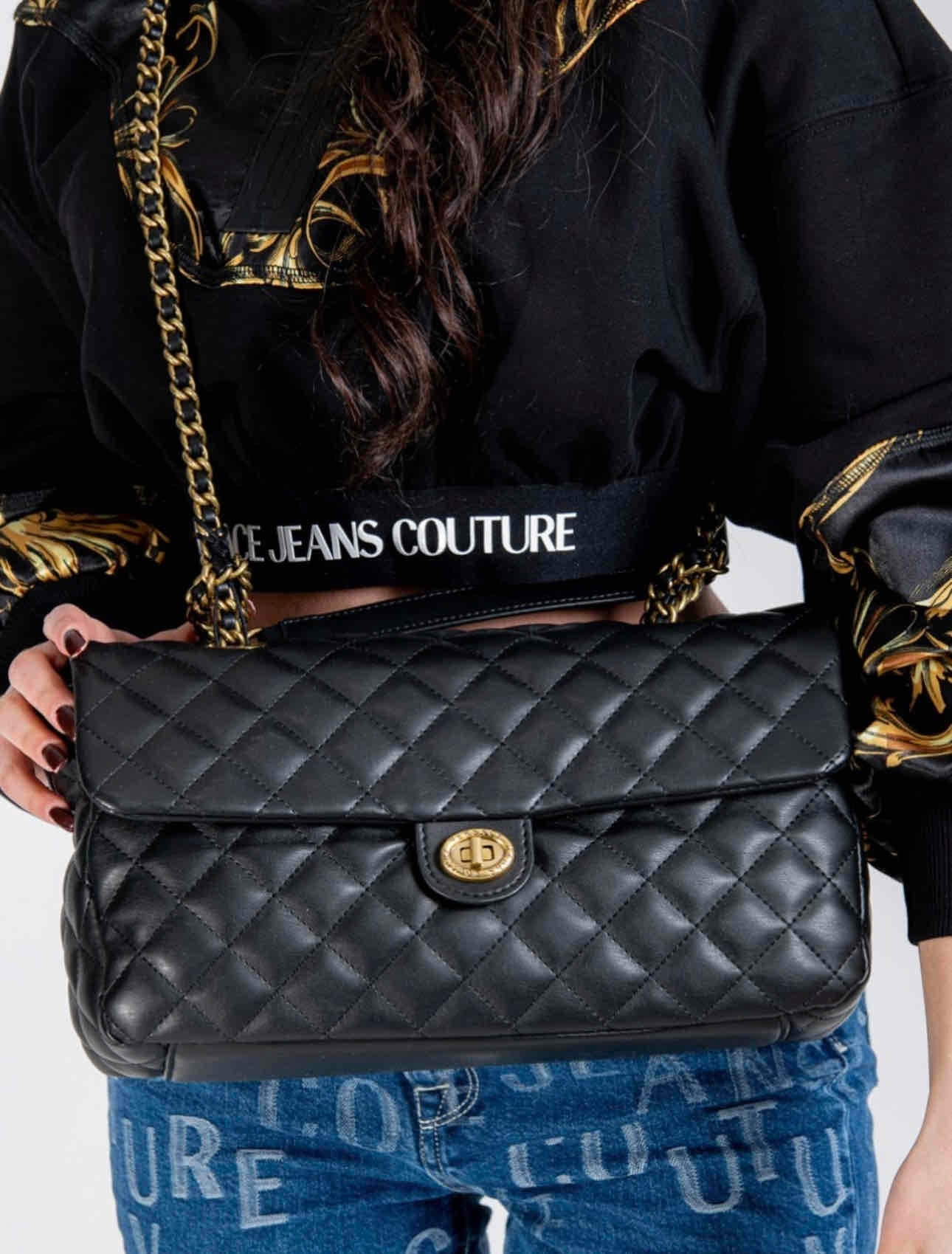 Versace Jeans Couture Borsa Da Spalla 72VA4BQ3 - SanShopLuxury - 2022, Autunno/Inverno, Borsa Da Spalla, Continuativo, Donna, FW22, Idoneo, Nero, Outlet, Primavera/Estate, Trapuntata, Unica, Valigeria, Versace Jeans Couture