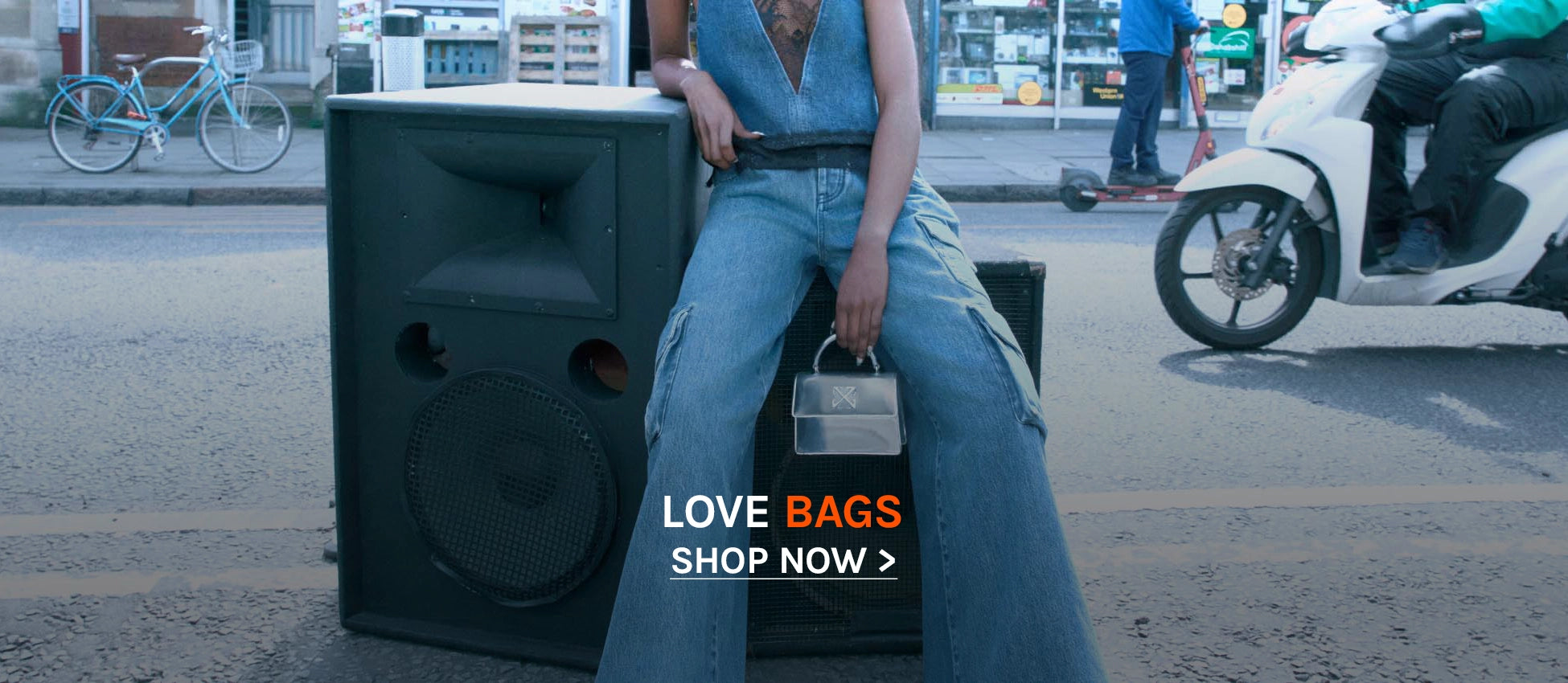 SanShop_-_Slide_AI24_-_love_bags.webp