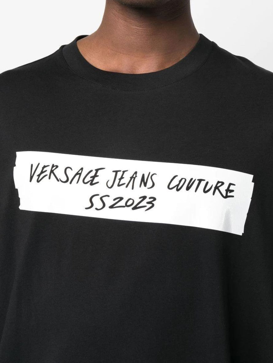 Versace Jeans Couture T-Shirt 74GAHE01 CJ00E - SanShopLuxury - 2023, Abbigliamento, Autunno/Inverno, Bianco, Continuativo, Idoneo, L, M, Nero, Outlet, Primavera/Estate, S, SS23, T-Shirt, Uomo, Versace Jeans Couture, XS