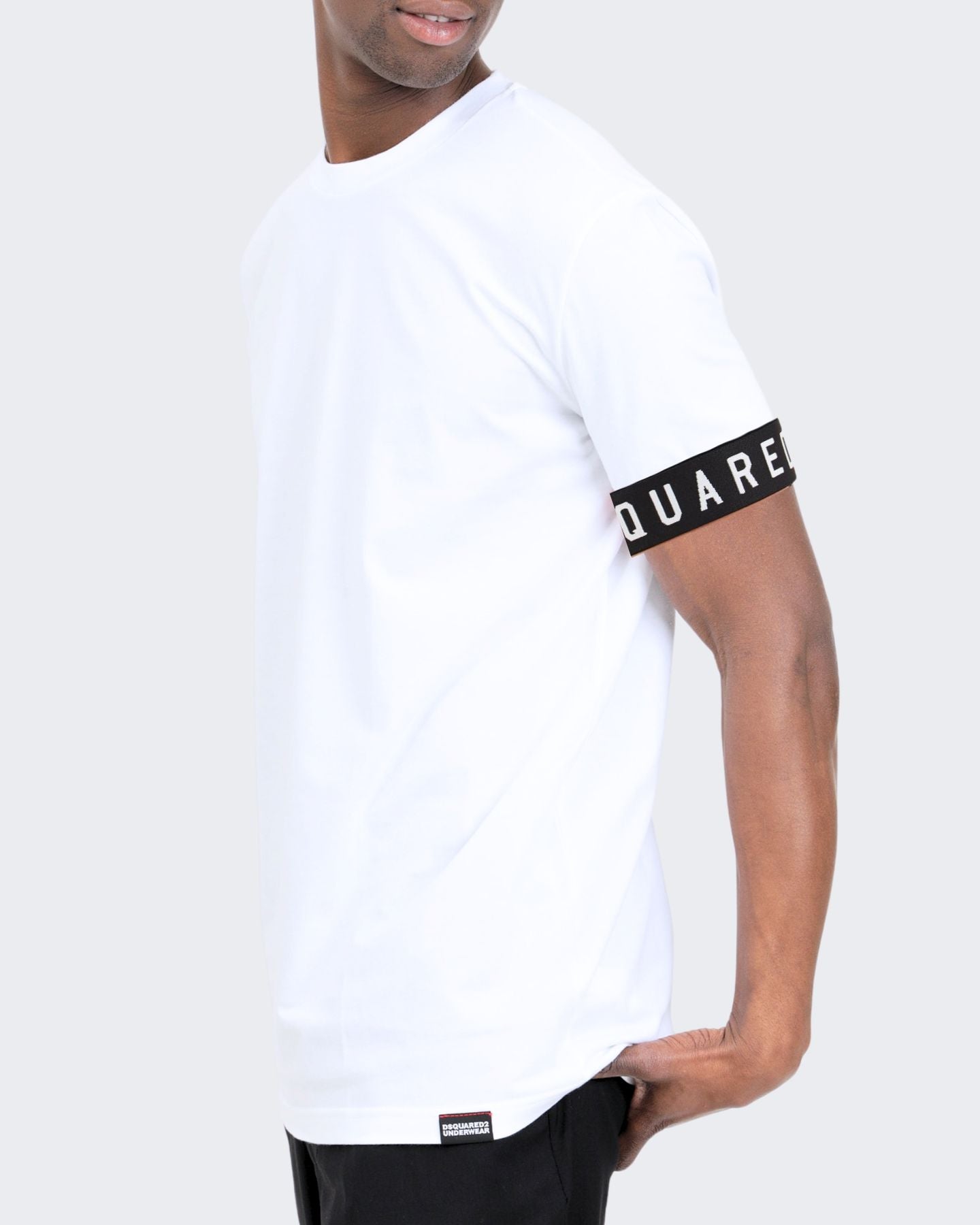 Dsquared2 T-Shirt D9M3S540 - SanShopLuxury - 2024, Abbigliamento, Bianco, Dsquared2, Idoneo, L, M, Nero, Outlet, Primavera/Estate, S, SS24, T-Shirt, Uomo, XL, XXL