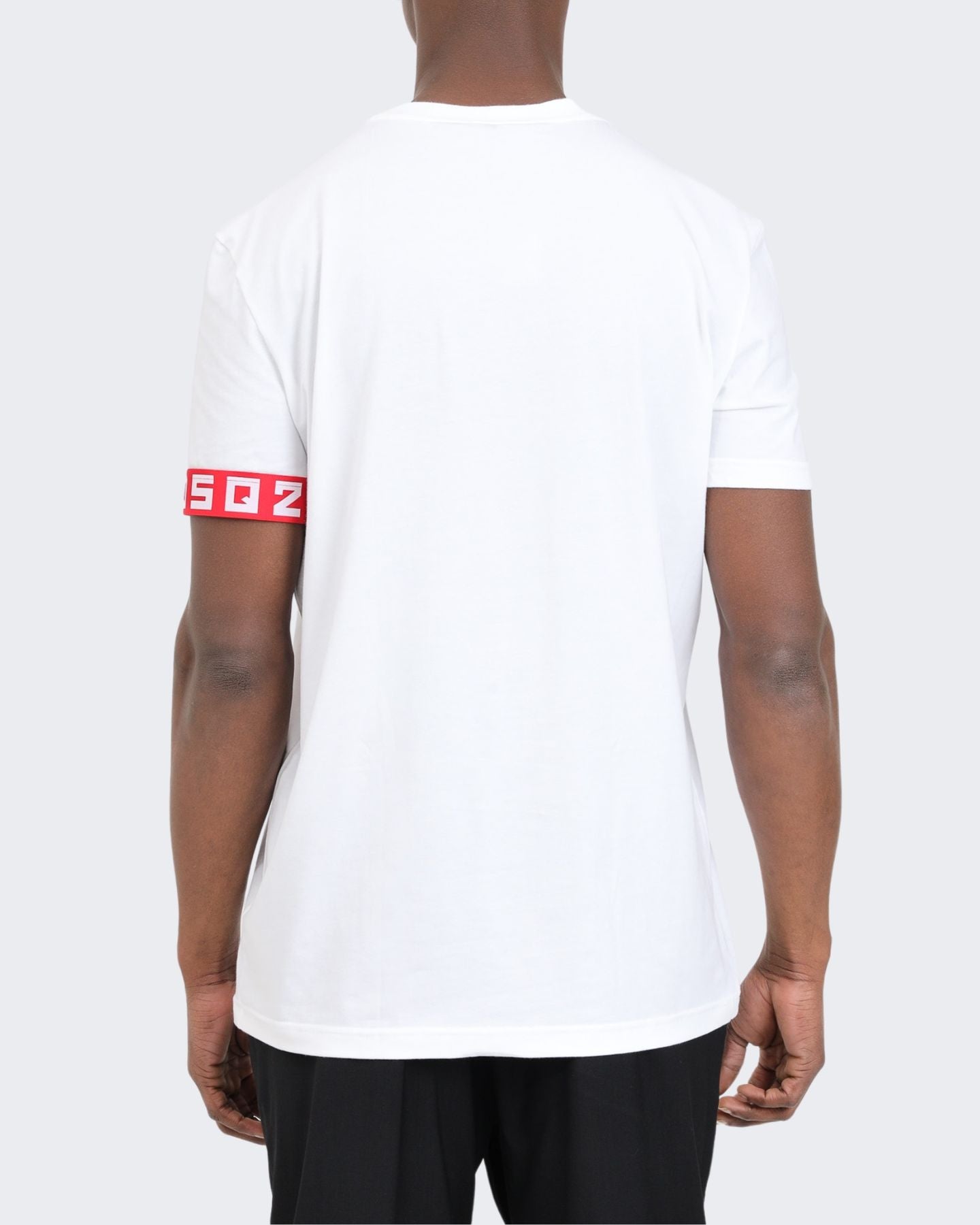 Dsquared2 T-Shirt D9M3S5130 - SanShopLuxury - 2024, Abbigliamento, Beachwear, Bianco, Bianco-Rosso, Dsquared2, Idoneo, L, M, Nero, Outlet, Primavera/Estate, S, SS24, T-Shirt, Uomo, XL, XXL