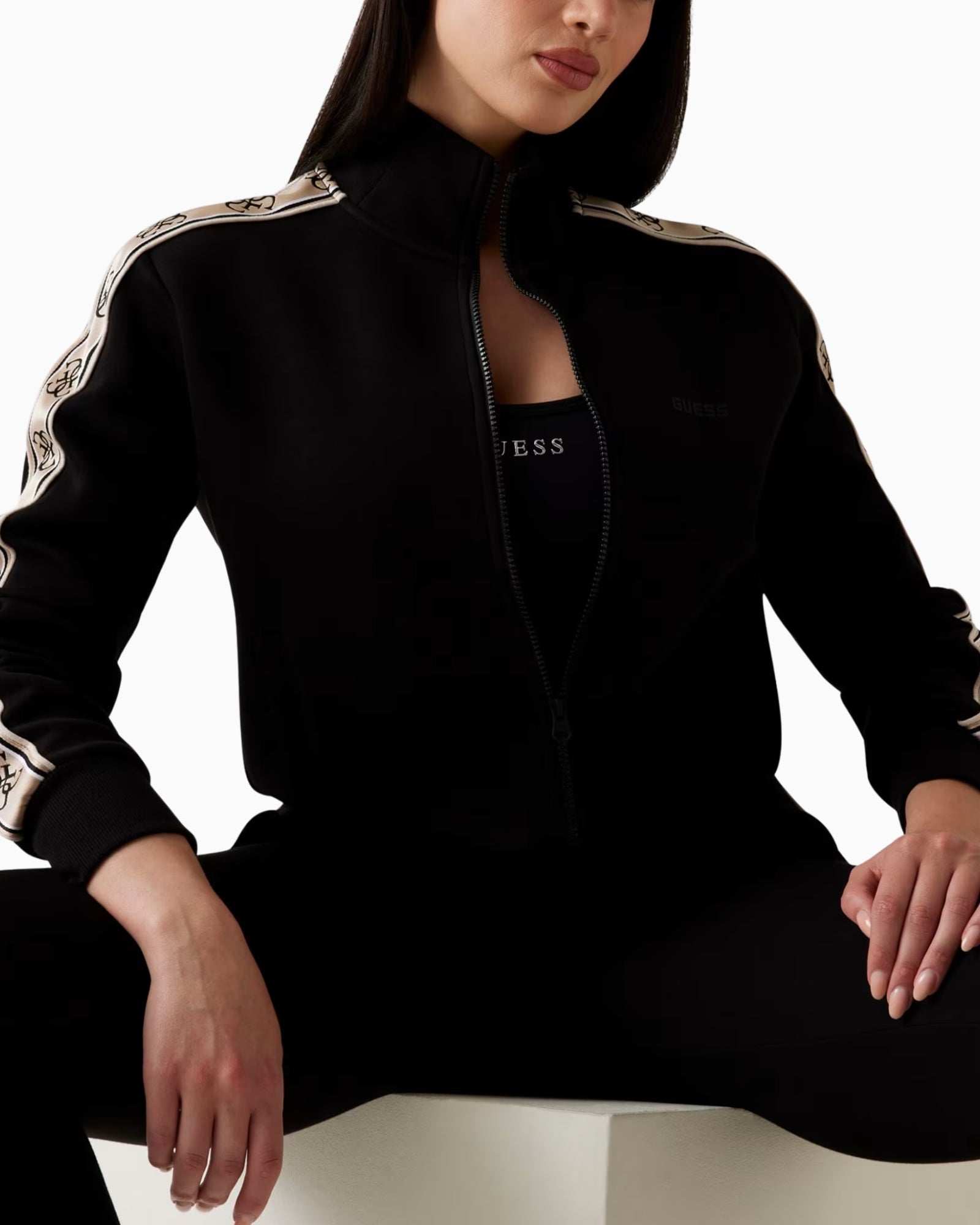 Guess Felpa V2YQ16 KB3P2 JBLK - SanShopLuxury - 2025, Abbigliamento, Autunno/Inverno, Donna, Felpa, FW25, Guess, Idoneo, L, M, Nero, New, S