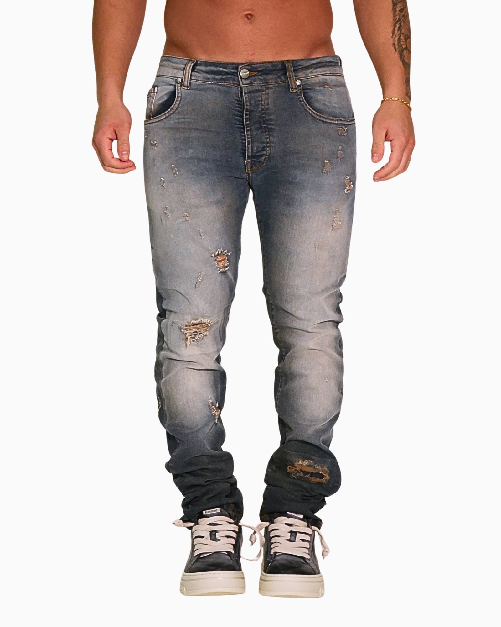 feXaIwv9dBCrwLD4jeans30.jpg