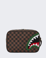 Sprayground Borsa a Mano 910B6032/NSZ - SanShopLuxury - 2024, Autunno/Inverno, Beauty, Borsa a Mano, Carry Over, Continuativo, Donna, Marrone, New, Primavera/Estate, Sprayground, Stellato, Unica, UNISEX, Uomo, Valigeria