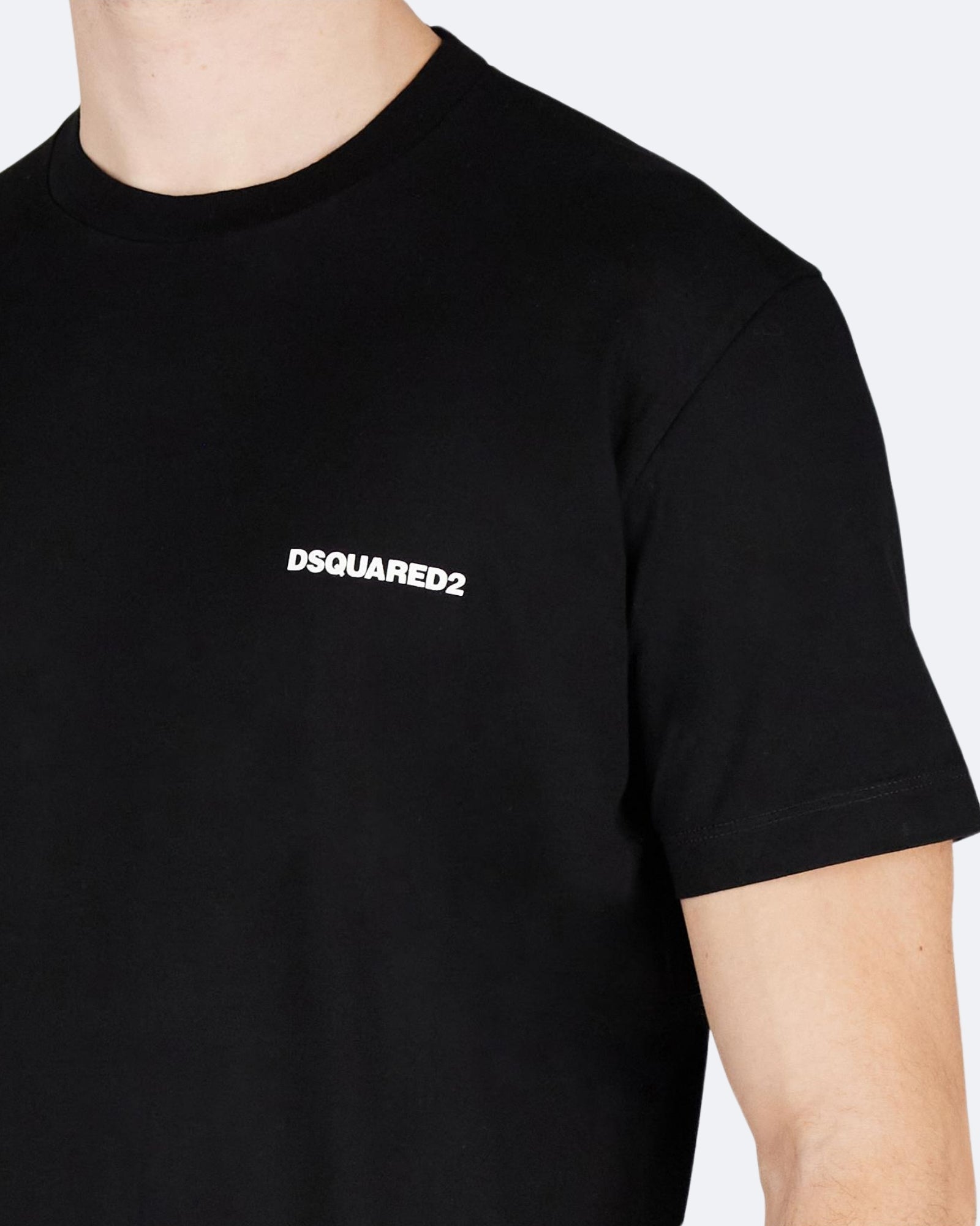 Dsquared2 T-Shirt S74GD1338/D20020900 - SanShopLuxury - 2025, Abbigliamento, Autunno/Inverno, Continuativo, Dsquared2, Idoneo, jeans, L, M, Nero, New, Primavera/Estate, SS25, T-Shirt, Uomo, XL, XXL, XXXL