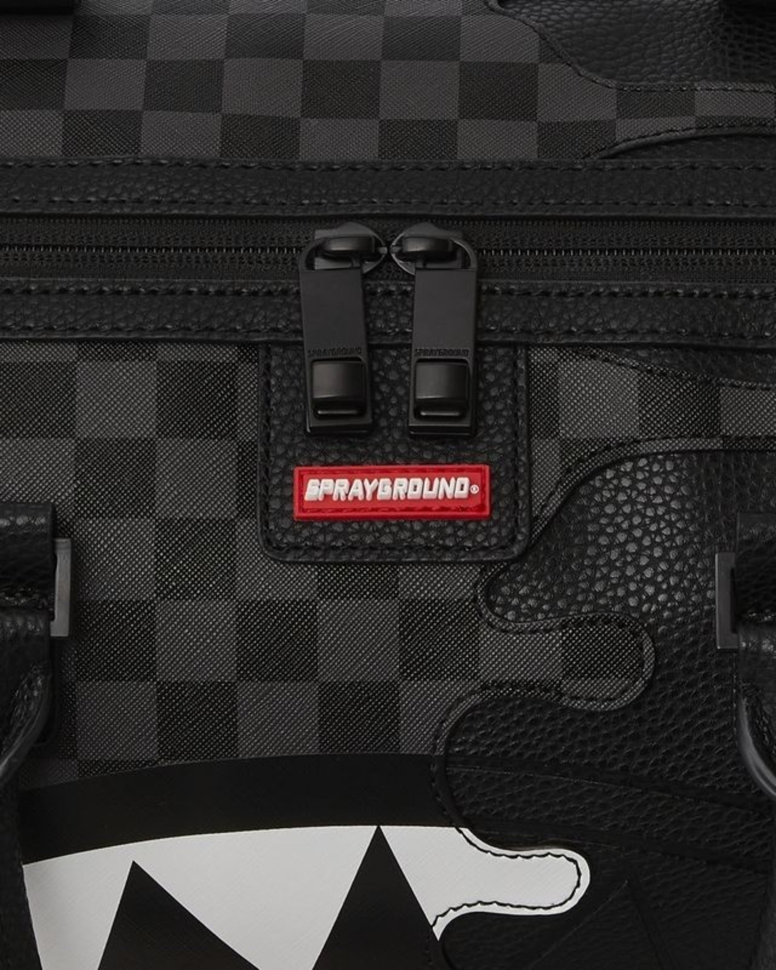 Sprayground Borsa Valigia 910D7482NSZ - SanShopLuxury - 2025, Accessori, Autunno/Inverno, Borsa Valigia, Continuativo, Donna, Idoneo, Nero, New, Primavera/Estate, Sprayground, SS25, Unica, UNISEX, Uomo, Valigeria