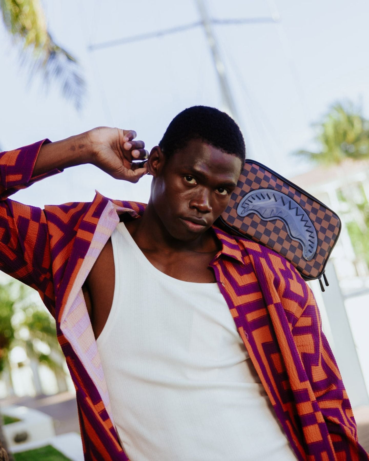 Sprayground Borsa a Mano 910B6516NSZ - SanShopLuxury - 2024, Accessori, Autunno/Inverno, Borsa a Mano, Continuativo, Donna, FW24, Marrone, Outlet, Primavera/Estate, Sprayground, Stellato, Unica, UNISEX, Uomo, Valigeria