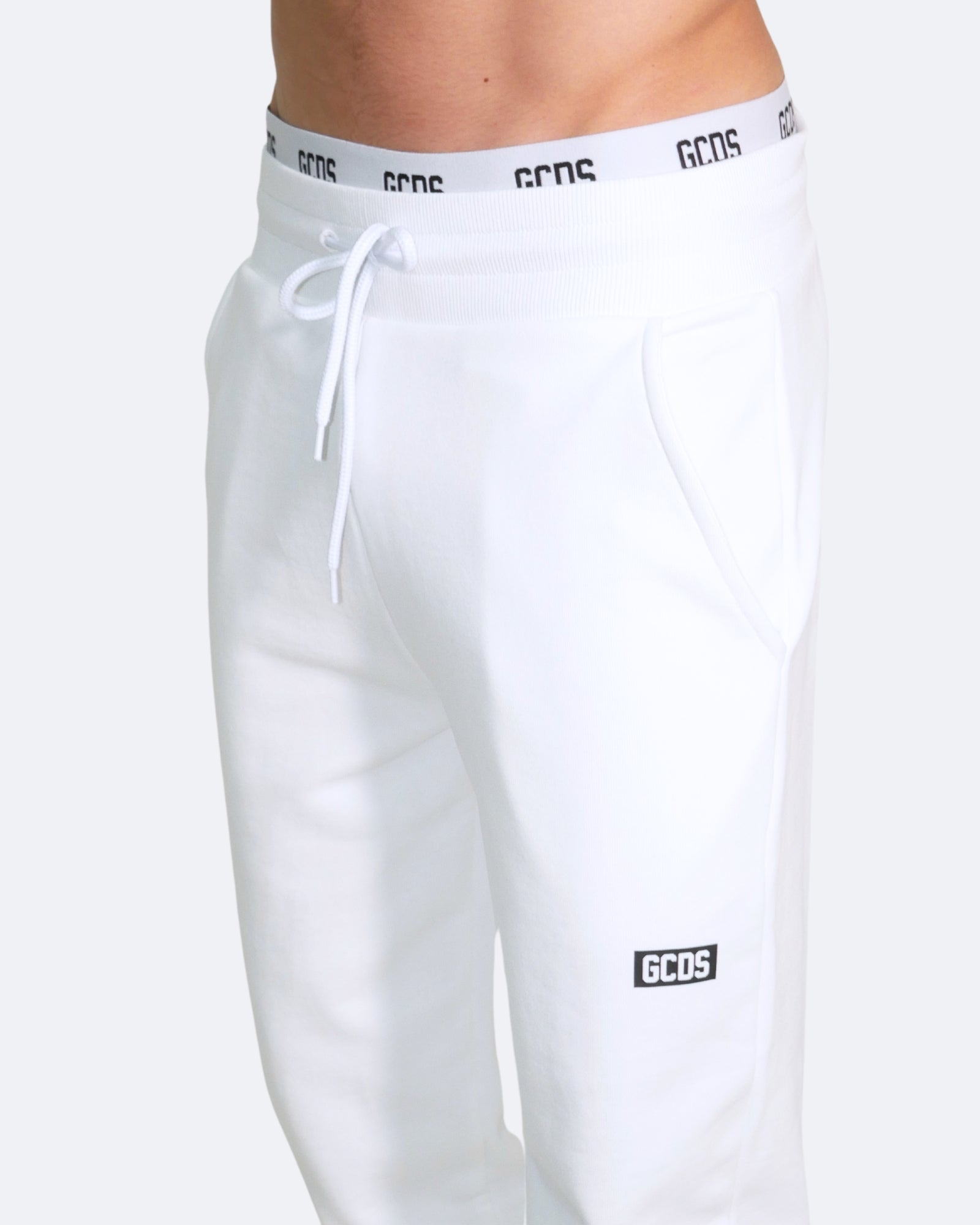 Gcds Pantatuta A2EU3001UW010 - SanShopLuxury - Abbigliamento, Autunno/Inverno, Bianco, Carry Over, Continuativo, Gcds, Idoneo, L, M, New, Pantatuta, Primavera/Estate, S, Uomo, XL, XXL